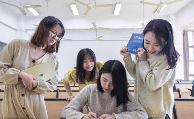 {百家樂}(女生跨专业考研推荐的十大专业)